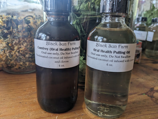ORAL CARE Comfrey Oil and Clove Oil